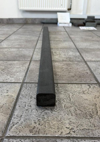 Plastplanke med 2 afrundet kanter - Brun