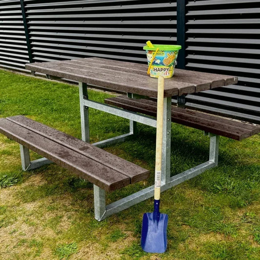 Vedligeholdelsesfrit Junior bord bænkesæt uden ryglæn samt genbrugsplastplanker (Børne bordbænkesæt) - Plastplanker -  - bord/bænke sæt