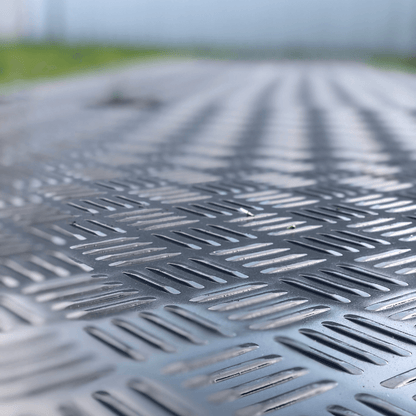 Køreplade med struktur - Sort