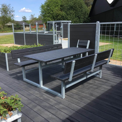 Vedligeholdelsesfrit bord bænkesæt med ryglæn samt genbrugsplastplanker