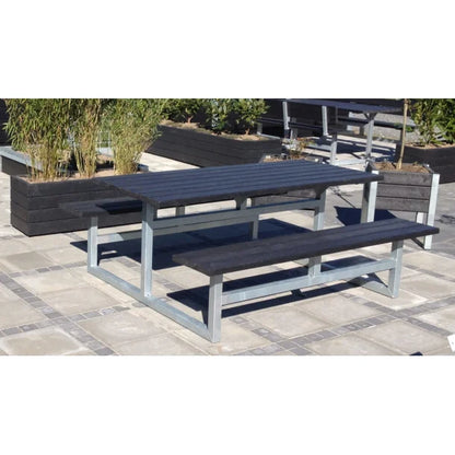 Vedligeholdelsesfrit bord bænkesæt uden ryglæn samt genbrugsplastplanker