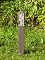 Pladsnummer stolpe - Brun