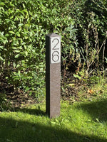 Pladsnummer stolpe - Brun
