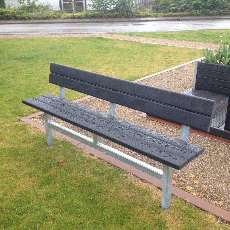 Bænk til nedstøbning - Med ryglæn