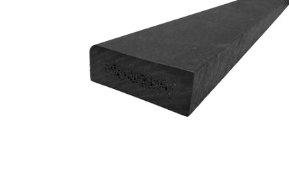 Plastplanke med 1 Afrundet Kant - Sort